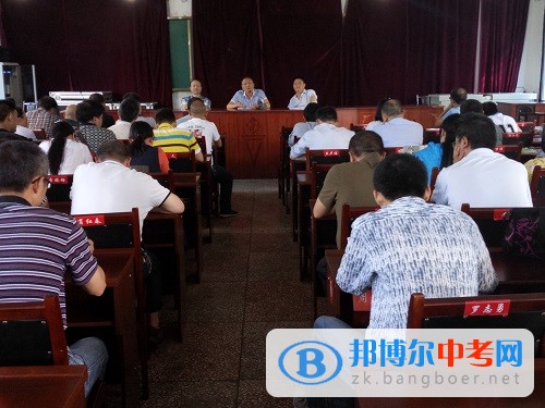 【沐川县中学护根培土】——落实护根培土行动,推进全面重严治党
