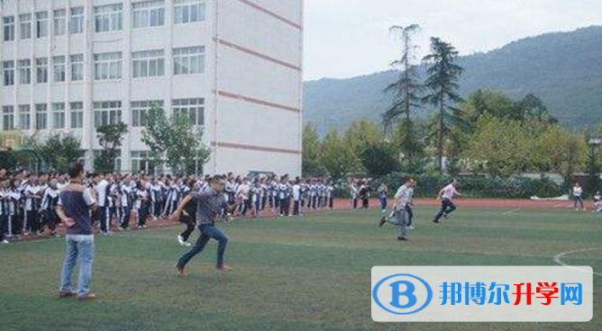 江油市太白中学学费