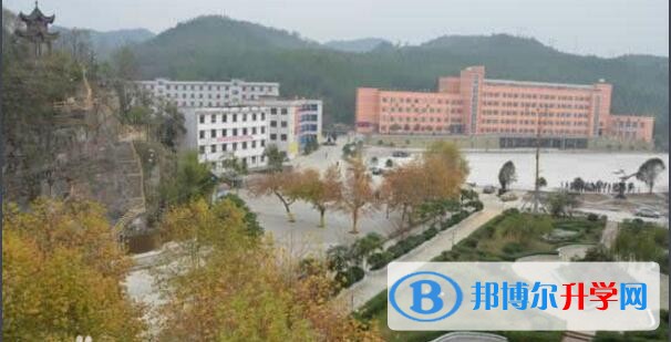 凤冈县第二中学地址在哪里