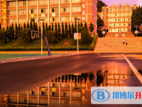 曲靖市麒麟高级中学2025年学费、收费多少