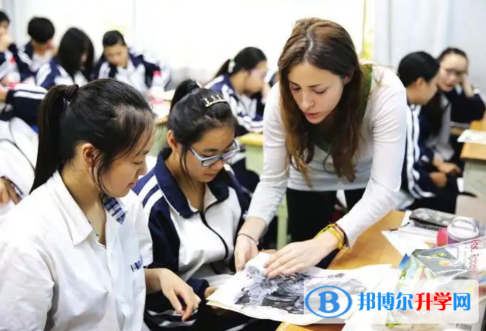  美中美育美国高中2022年学费标准