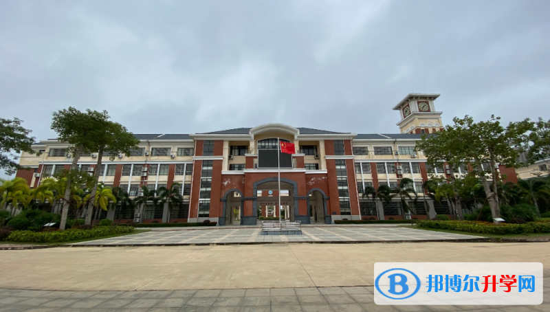 西南大学临高实验中学地址在哪里，哪个地区，哪个城市?