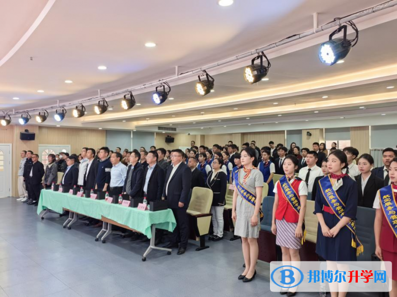 重庆市京师实验学校举行航空实验班授装仪式及教学成果展