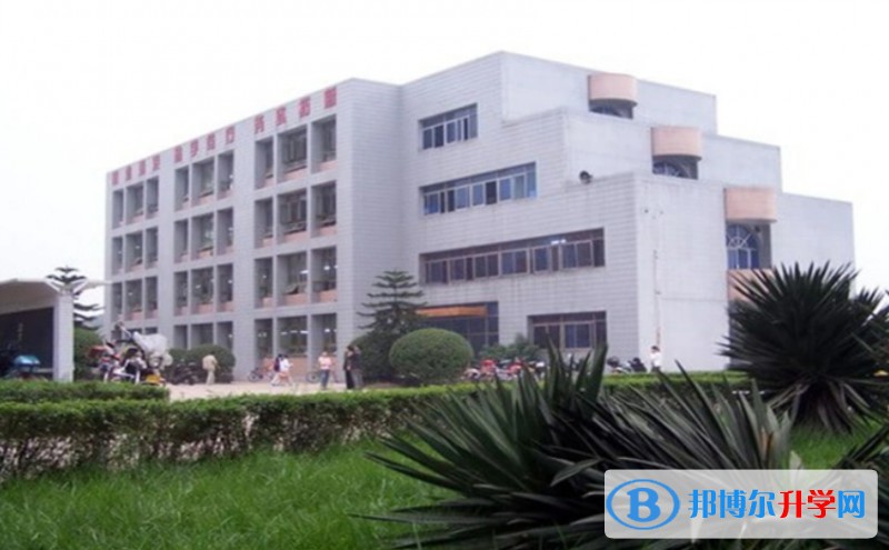 四川省富顺县城关中学地址，乘车路线